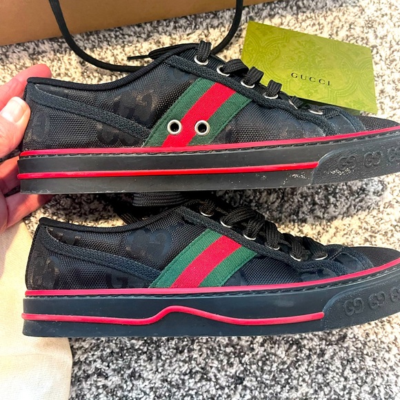 AUTHENTIC GUCCI TENNIS SHOES, SIZE 38 BLACK, EXCELLENT CONDITION, OG RECEIPT - Picture 1 of 9